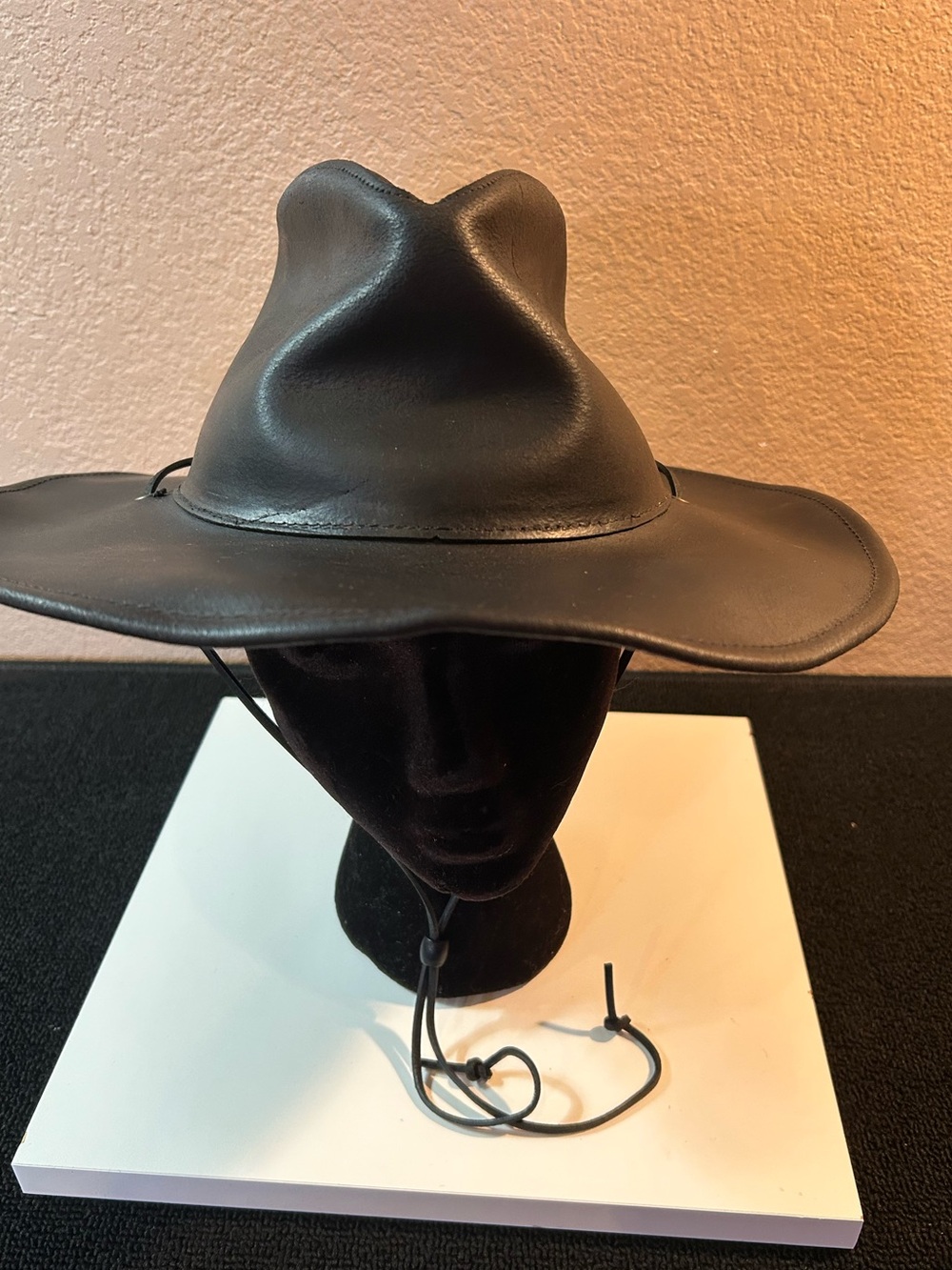 Henschel Black Leather Western/Safari/Outback Style Hat. Size Large